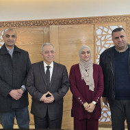 رئيس بلدية طولكرم يتسلم التقرير السنوي لدائرة الكهرباء