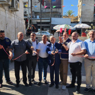 مشاركة رئيس بلدية طولكرم الدكتور رياض عوض في افتتاح اليوم التسويقي للمنتجات الزراعية في ميدان جمال عبد الناصر