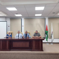 رئيس بلدية طولكرم يلتقي عمال مشاريع التعافي المجتمعي تمهيداً لانطلاقها
