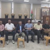 بلدية طولكرم تبحث مع أصحاب البسطات آلية تنظيم الأسواق والشوارع العامة