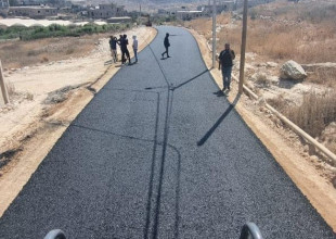 تأهيل وتعبيد الشارع المؤدي لحي الرشيد شرق ضاحية ذنابة بطول ( 700 ) متر