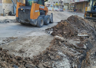أعمال تأهيل مفرق الجلاد وإصلاح خط مياه بعد أن دمرته قوات الاحتلال