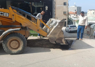 أعمال صيانة لبعض شوارع المدينة ضمن حملة لتأهيل وصيانة بعض الشوارع في المدينة