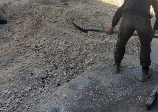 أعمال تعبيد وصيانة طرق في عدة مواقع في مدينة طولكرم