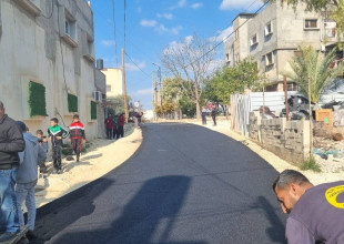 أعمال تأهيل وتعبيد دخلات اصطلاحية في مناطق مختلفة من المدينة والضواحي