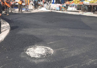 تعبيد محيط ميدان جمال عبد الناصر ومقطع من شارع نابلس (أمام بنك فلسطين) بمساهمة مجتمعية من الغرفة التجارية