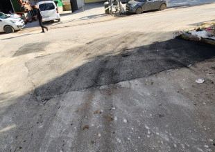 استمرار العمل في صيانة وتعبيد عدد من الطرق في المدينة والضواحي