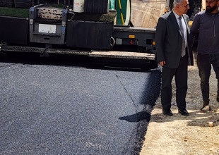 تنفيذ مشروع تأهيل وتعبيد عدد من الطرق الاصطلاحية على نظام المساهمه