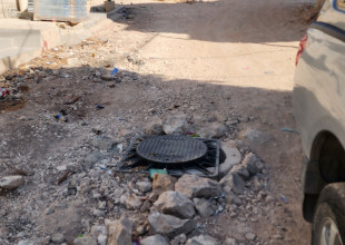 مشروع تمديد خطوط صرف صحي جديدة في الحي الشرقي قرب المقاطعة