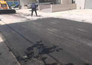 بلدية طولكرم تقوم بصيانة لبعض مقاطع الطرق المتضررة في المدينة