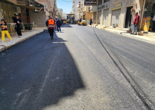 أعمال تعبيد شارع المقاطعة في الحي الشرقي لمدينة طولكرم ومفترق أجيال