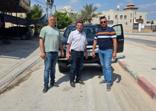 جانب من أعمال قسم النظافة المستمرة في إزالة الاتربة والاوساخ في مناطق متفرقة من المدينة