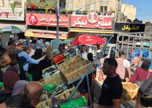 مشاركة رئيس بلدية طولكرم الدكتور رياض عوض في افتتاح اليوم التسويقي للمنتجات الزراعية في ميدان جمال عبد الناصر