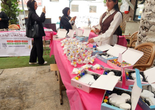 جانب من معرض كرميات للمنتجات اليدوية والأكلات الشعبية الفلسطينية،  المنفذ من قبل الغرفة التجارية بالتعاون مع بلدية طولكرم في ساحة مبنى السرايا العثمانية