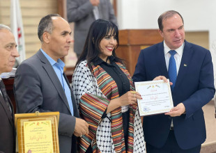 بلدية طولكرم / لجنة ضريبة التربية والتعليم ومديرية التربية والتعليم _ طولكرم تكرم الأديبة د. رولا غانم والفريق الفائز بشركة &ldquo;إيكو روك&rdquo;