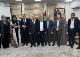 بلدية طولكرم / لجنة ضريبة التربية والتعليم ومديرية التربية والتعليم _ طولكرم تكرم الأديبة د. رولا غانم والفريق الفائز بشركة &ldquo;إيكو روك&rdquo;