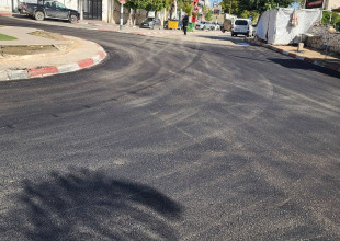 بدء أعمال تعبيد عدد من الشوارع الرئيسية والمفترقات الحيوية المشمولة في خطة البلدية