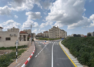 بلدية طولكرم تُجمل محيط "دائرة السير" وعمارات خريوش