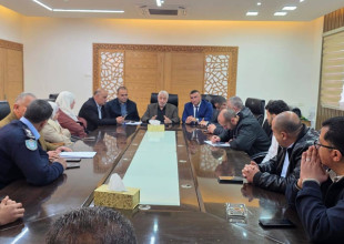 لجنة السير في محافظة طولكرم تجتمع في دار البلدية لمناقشة حلول مرورية عاجلة وتطوير البنية التحتية