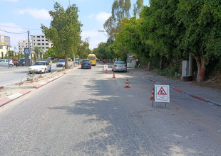 بلدية طولكرم تواصل تنفيذ مشروع صيانة الأرصفة وتأهيل البنية التحتية بتمويل من وزارة الحكم المحلي