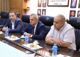 بلدية طولكرم تبحث آفاق تطوير قطاع المياه والصرف الصحي مع سلطة المياه وشركائها