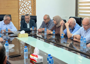 بلدية طولكرم تستقبل وفدًا من اللجنة الشعبية لخدمات مخيم نور شمس ومؤسساته