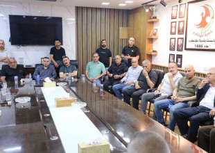 وفد من حركة فتح يزور بلدية طولكرم ويبحث سبل تعزيز الخدمات وصمود المواطنين