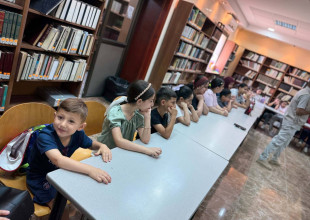 زيارة مؤسسة الرؤيا الفلسطينية للمكتبة العامة وتنفيذ ورشة توعية للاطفال