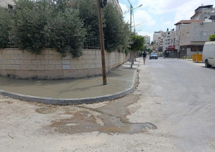 بلدية طولكرم تواصل أعمال مشروع صيانة الارصفة