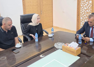 بلدية طولكرم تتسلم إهداءً من رواية &laquo;الرواية التي استهدفت
