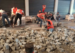 مشروع صيانة وإعادة تأهيل بلاط وحجر الشوارع والأرصفة وسط السوق التجاري
