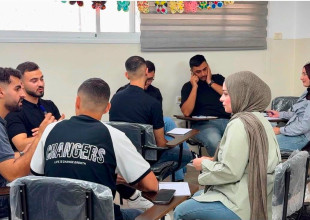 بلدية طولكرم ممثلة بوحدة المكتبات وتطوير القدرات تستضيف لقاءً توعوياً حول قرار مجلس الأمن "2250" لتعزيز دور الشباب في السلم والأمن