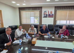 بلدية طولكرم تبحث مع جمعية التطوير الاقتصادي والاجتماعي آفاق التعاون لخدمة المجتمع