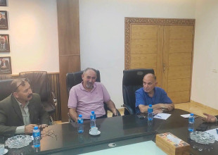 بلدية طولكرم تبحث مع جمعية التطوير الاقتصادي والاجتماعي آفاق التعاون لخدمة المجتمع