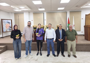بلدية طولكرم تكرّم فريق فتيات طولكرم لكرة القدم