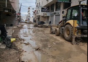 بالصور والفيديو : إصلاح خطوط الصرف الصحي في الحي الشرقي لمدينة طولكرم