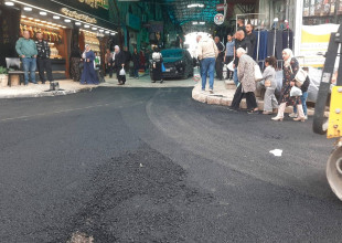تعبيد محيط ميدان جمال عبد الناصر ومقطع من شارع نابلس (أمام بنك فلسطين) بمساهمة مجتمعية من الغرفة التجارية