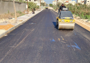 تعبيد طرق داخلية بتمويل من صندوق تطوير وإقراض الهيئات المحلية