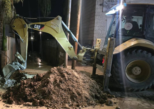 تنفيذ قطعات لخطوط مياه جديدة في حي الملسات