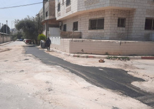 بلدية طولكرم تواصل أعمال تأهيل وصيانة الطرق في المدينة وضواحيها