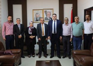 رئيس بلدية طولكرم يبحث مع وزير النقل والمواصلات تطوير منظومة النقل العام ومعالجة الأزمة المرورية في المدينة