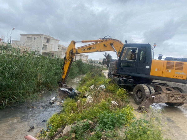 بلدية طولكرم تنفذ أنشطة صحية وبيئية بتمويل من منحة بريطانية