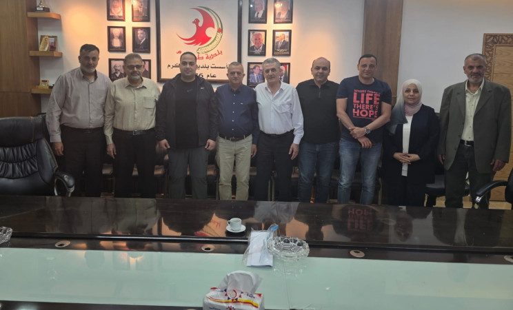 زيارة وفد من الهيئة الإدارية المكلفة بإدارة نادي طولكرم الثقافي الرياضي لبلدية طولكرم