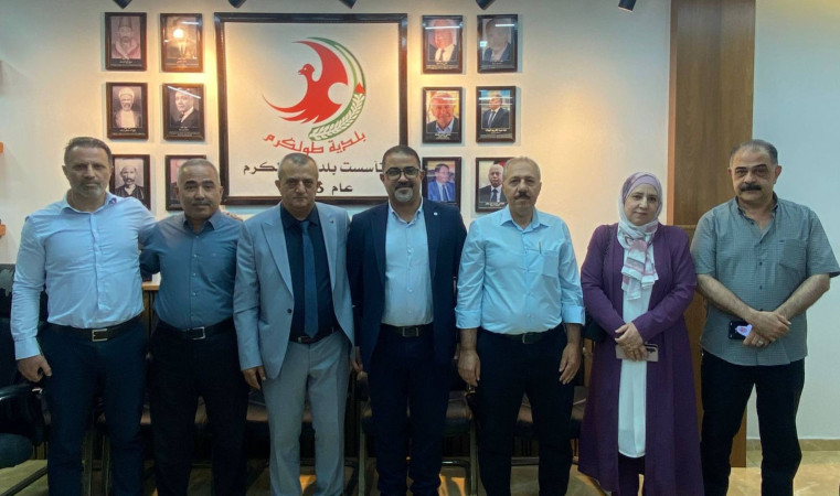 استقبال بلدية طولكرم مدير صحة محافظة طولكرم الدكتور محمود أبو بكر وكادر المديرية بالمحافظة