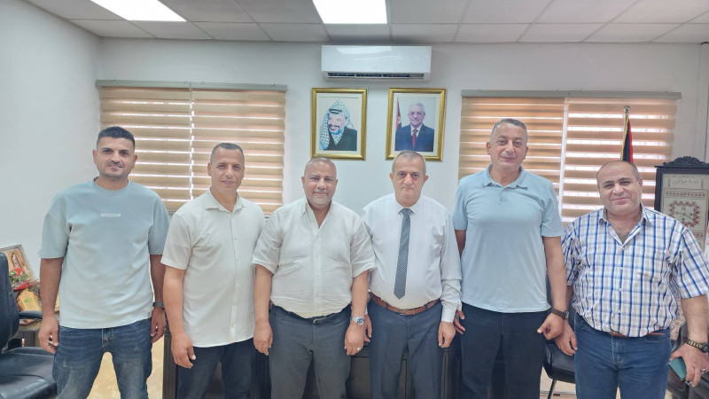 رئيس بلدية طولكرم يستقبل رئيس هيئة مقاومة الجدار والاستيطان ووكيل وزارة التنمية الاجتماعية وأمين سر الغرفة التجارية