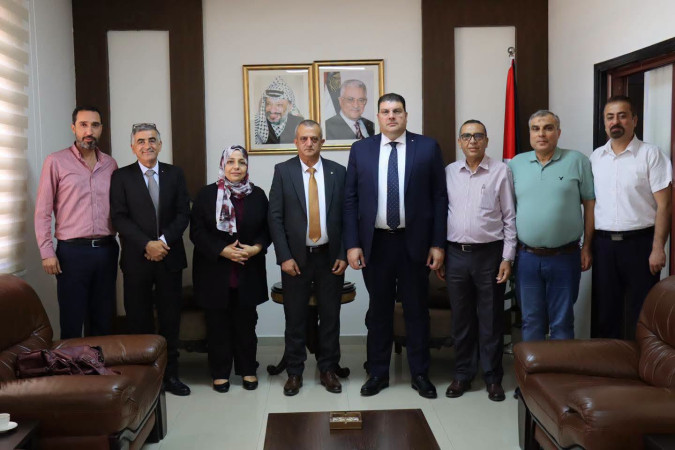رئيس بلدية طولكرم يبحث مع وزير النقل والمواصلات تطوير منظومة النقل العام ومعالجة الأزمة المرورية في المدينة