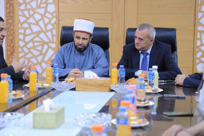 بلدية طولكرم تستقبل وزير الاوقاف والشؤون الدينية لتعزيز سبل التعاون  بين الطرفين