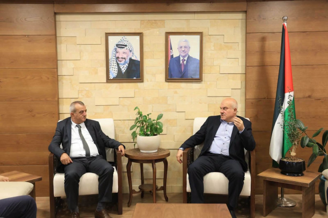 بلدية طولكرم تبحث مع وزير الحكم المحلي احتياجات المدينة وأولويات تطوير الخدمات والبنية التحتية